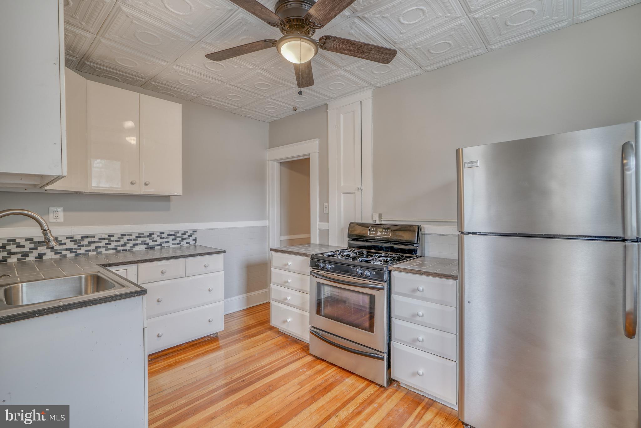 EDGEWOOD PARK - Residential