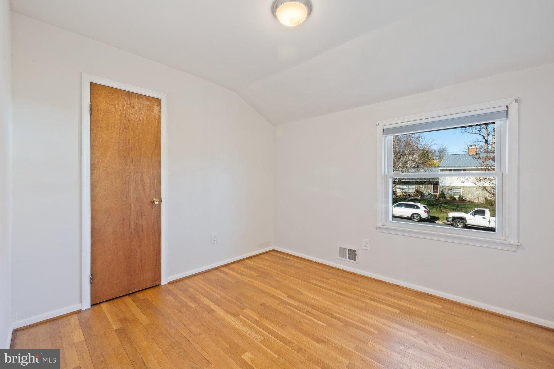 CALVERTON - Residential