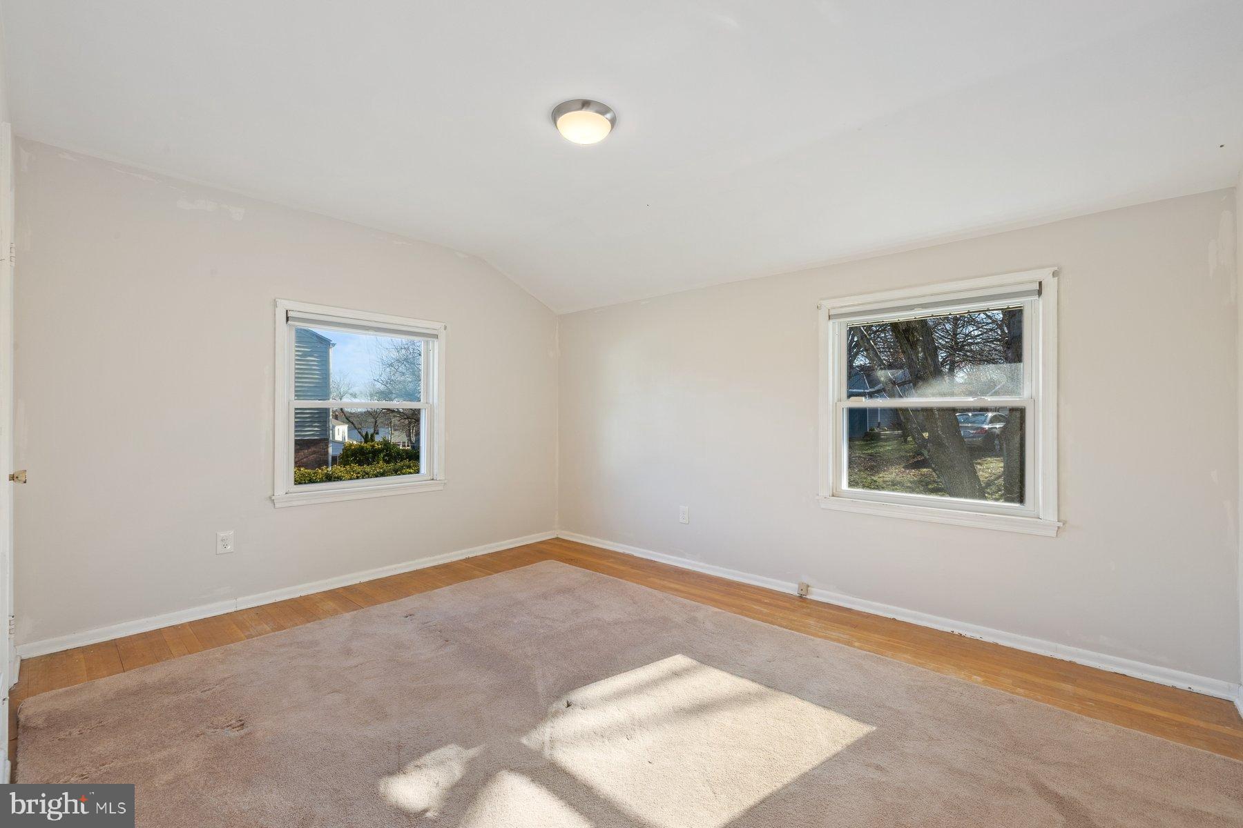 CALVERTON - Residential