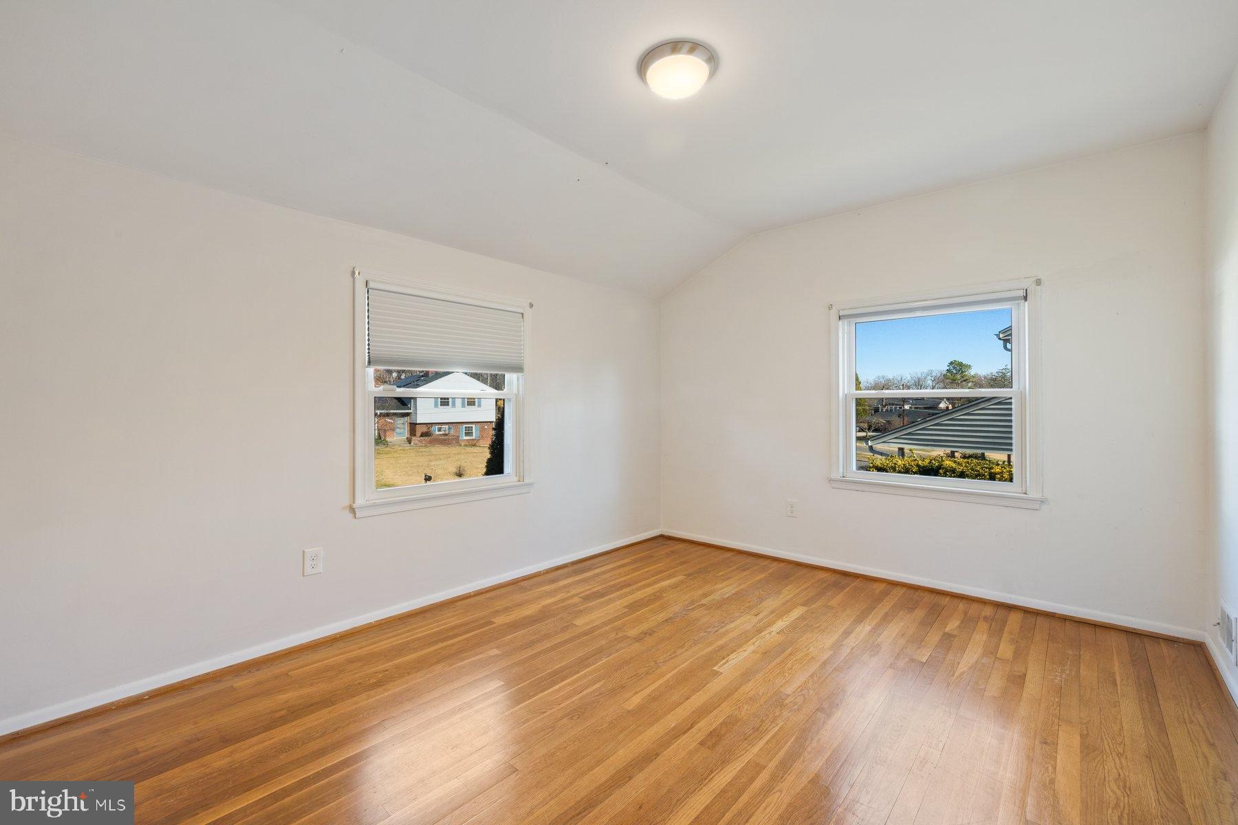 CALVERTON - Residential