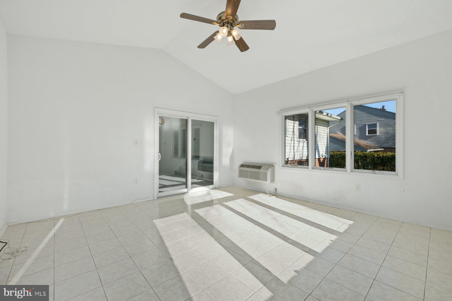 CALVERTON - Residential