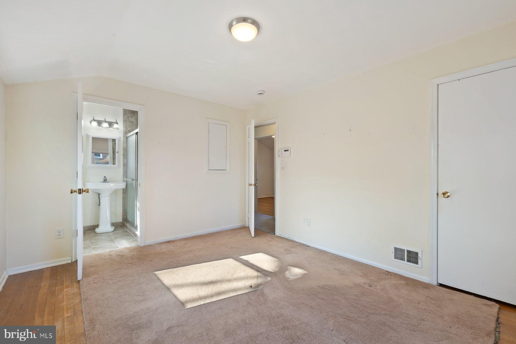 CALVERTON - Residential