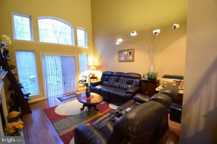 CENTER POINT FARM - Residential Lease