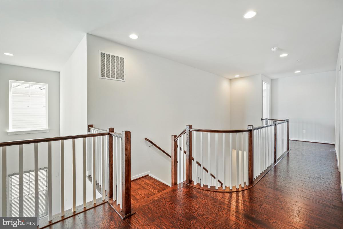 CLARKSBURG - Residential