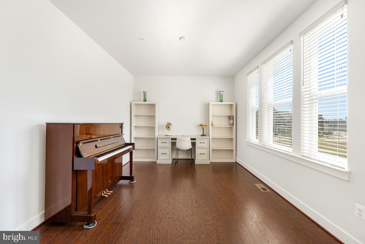 CLARKSBURG - Residential