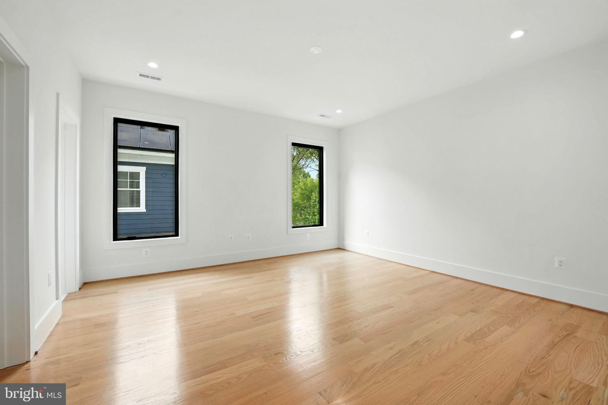 PIMMIT HILLS - Residential