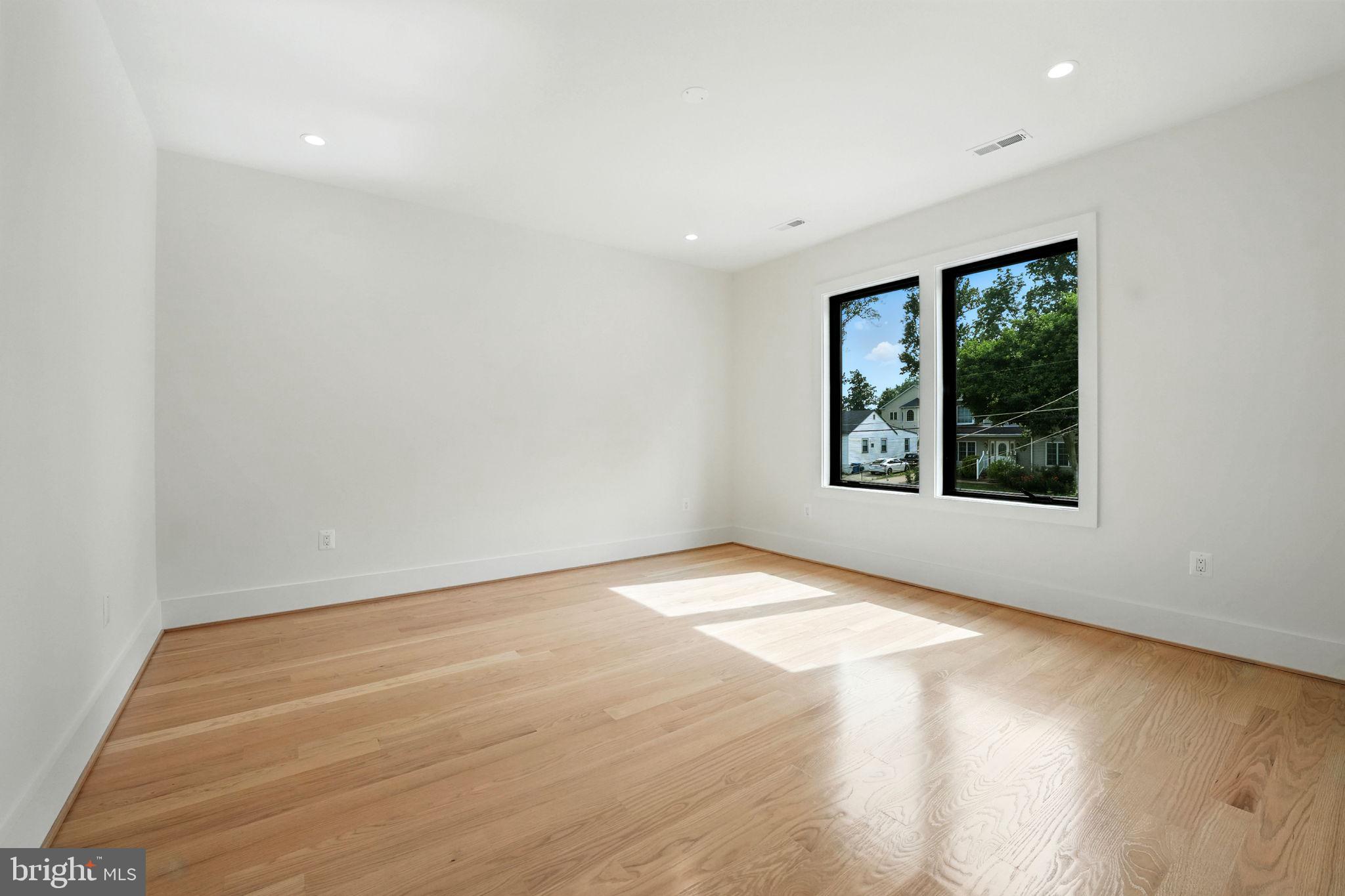 PIMMIT HILLS - Residential