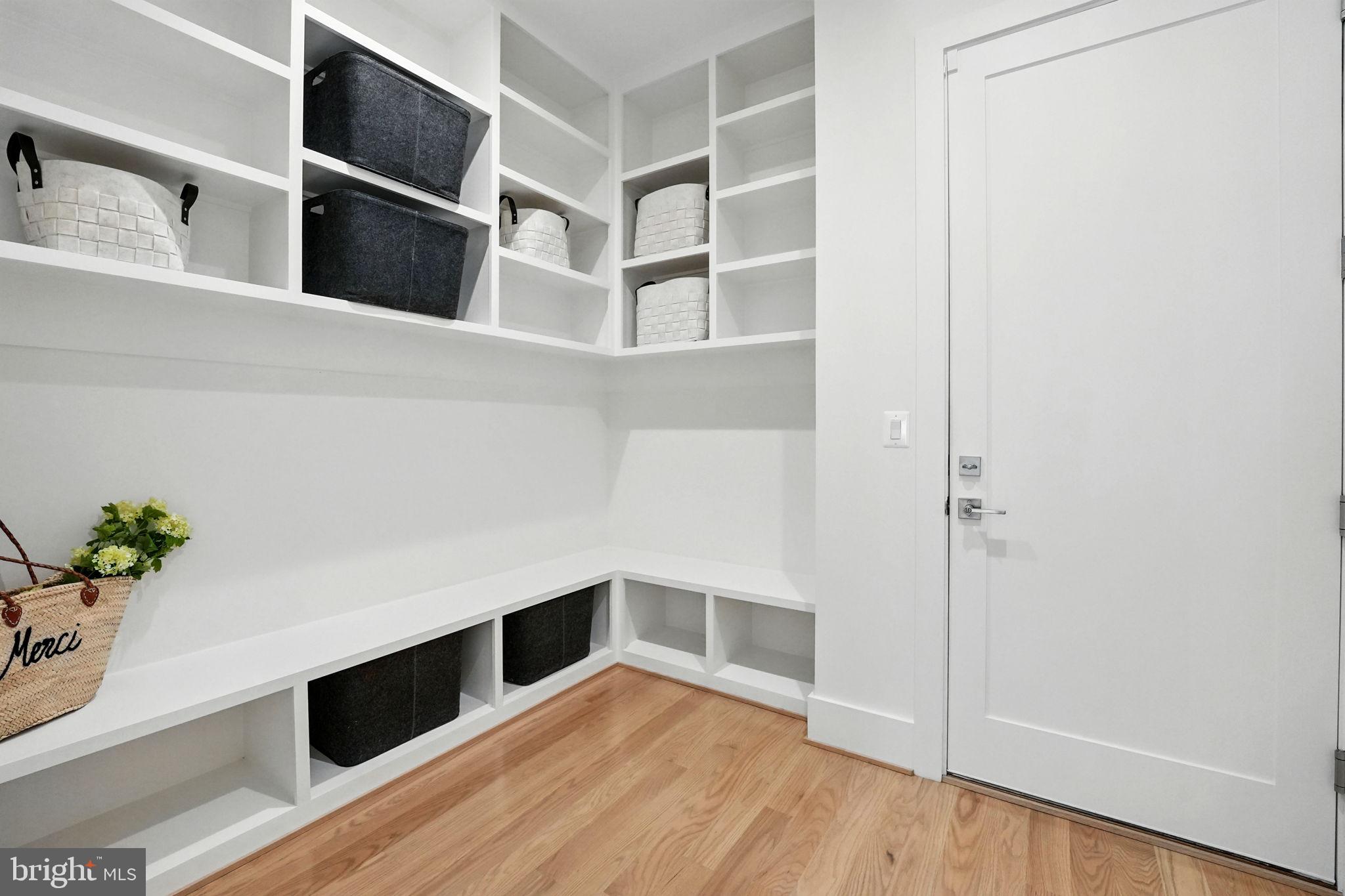 PIMMIT HILLS - Residential