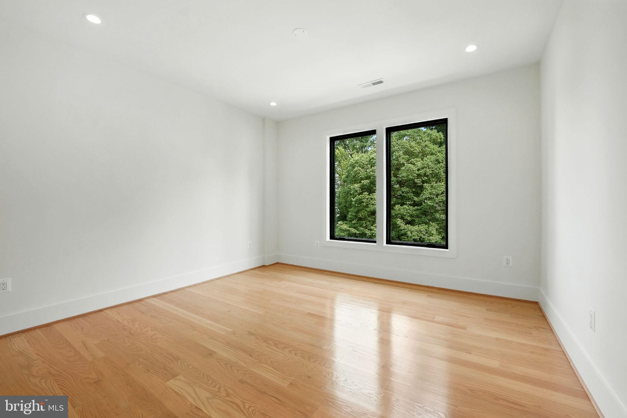 PIMMIT HILLS - Residential