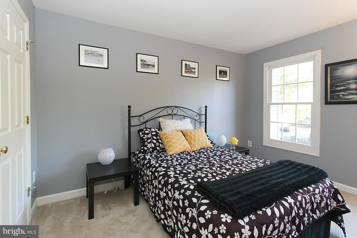 BURKE CENTRE - Residential