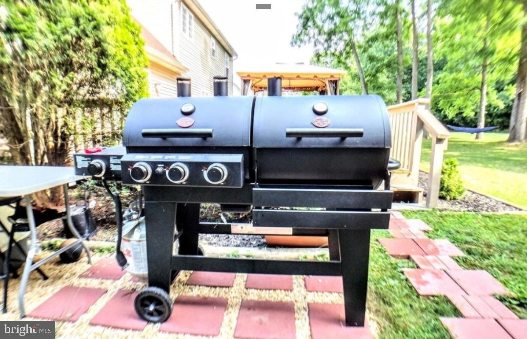 HIDDEN MDWS - Residential Lease