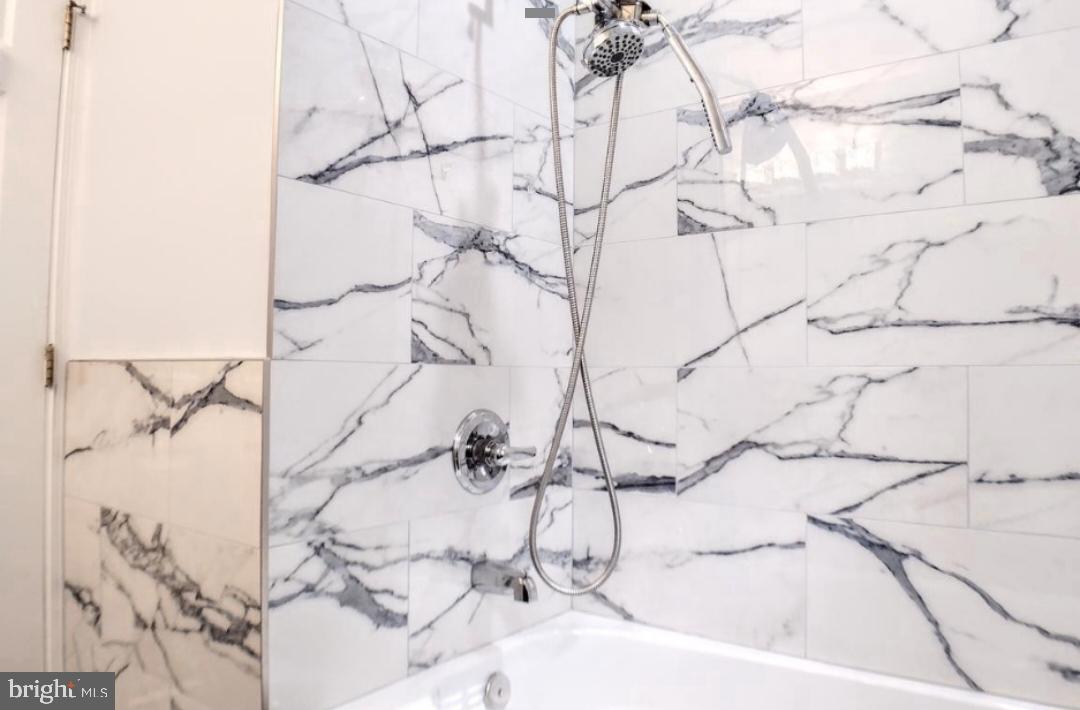 HIDDEN MDWS - Residential Lease