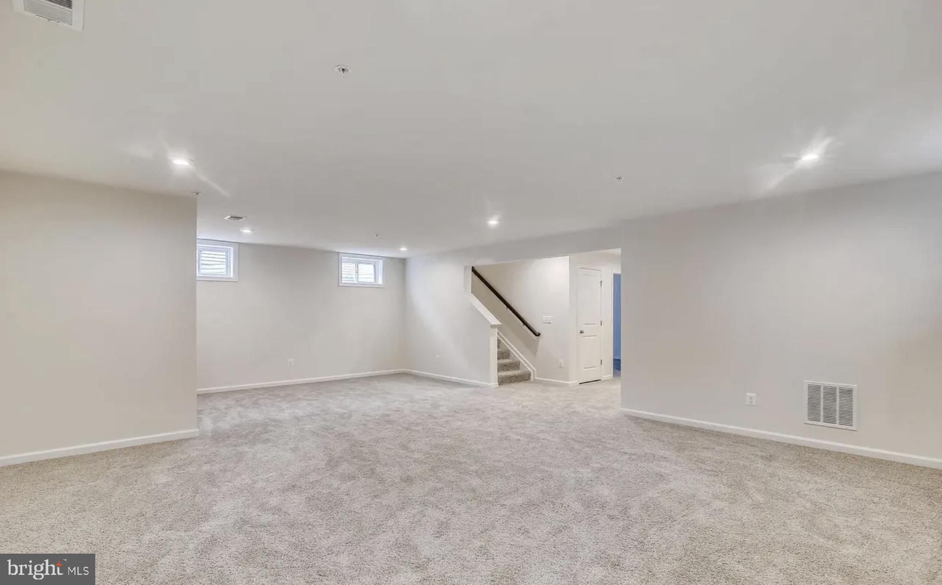 TUSCARORA CREEK - Residential Lease