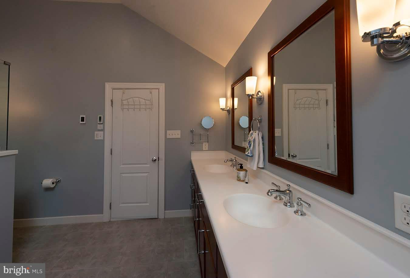 THORNBURY HUNT - Residential