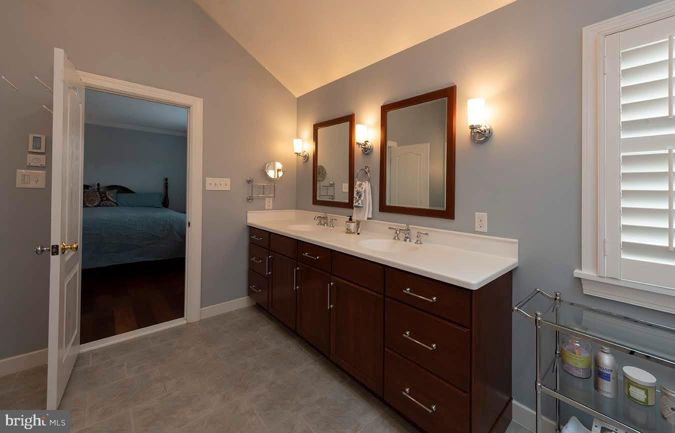 THORNBURY HUNT - Residential