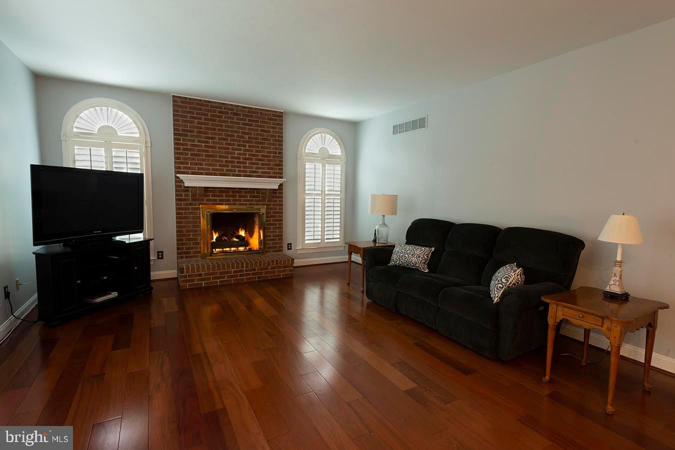 THORNBURY HUNT - Residential