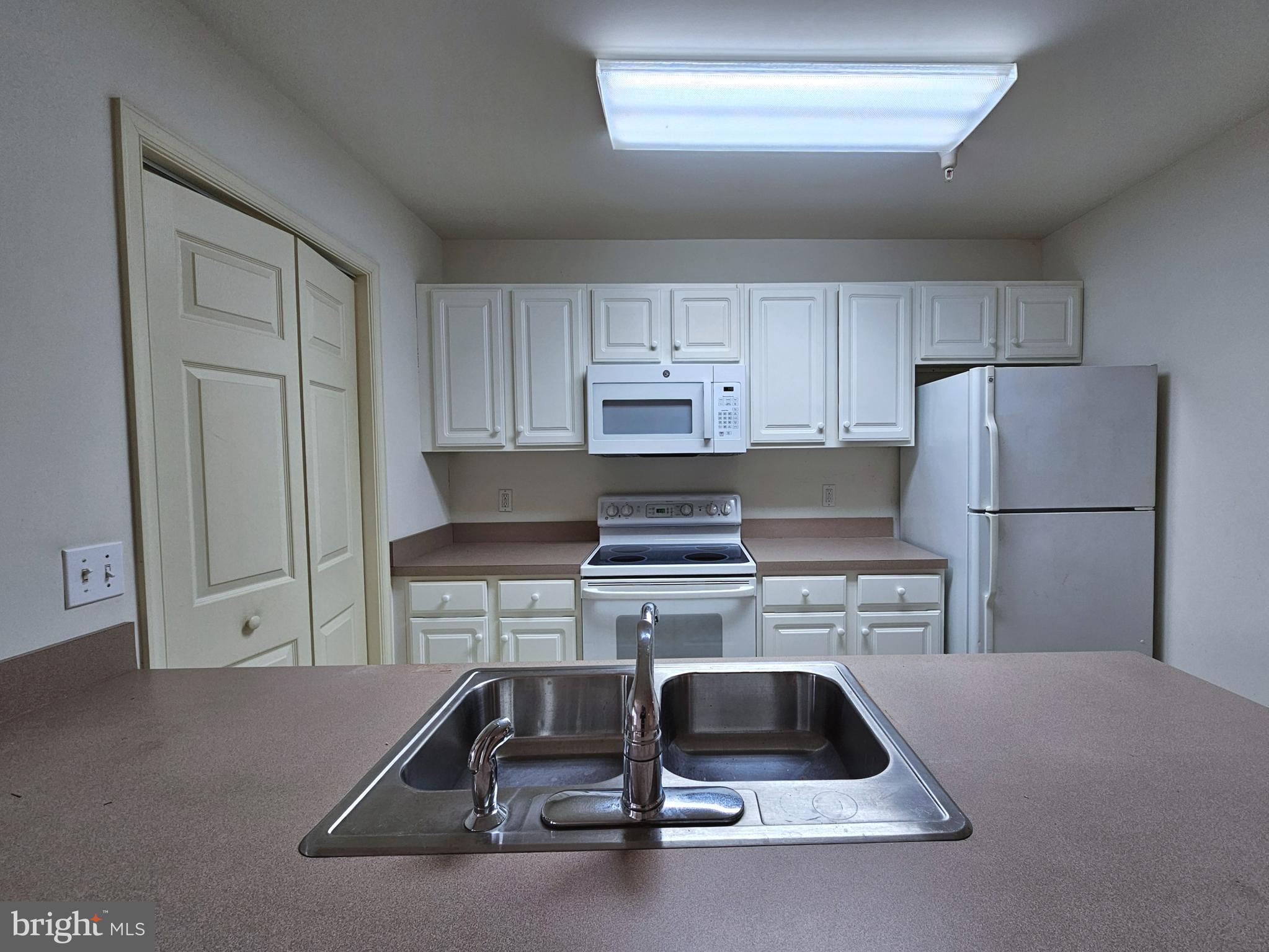 AVALON RETIREMENT COMM - Residential