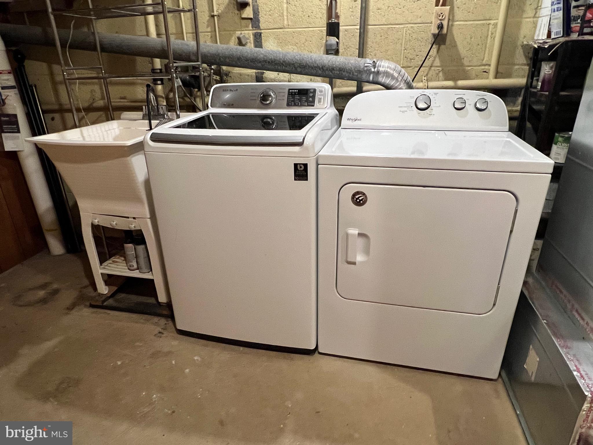 OAKLAND MILLS - Residential Lease