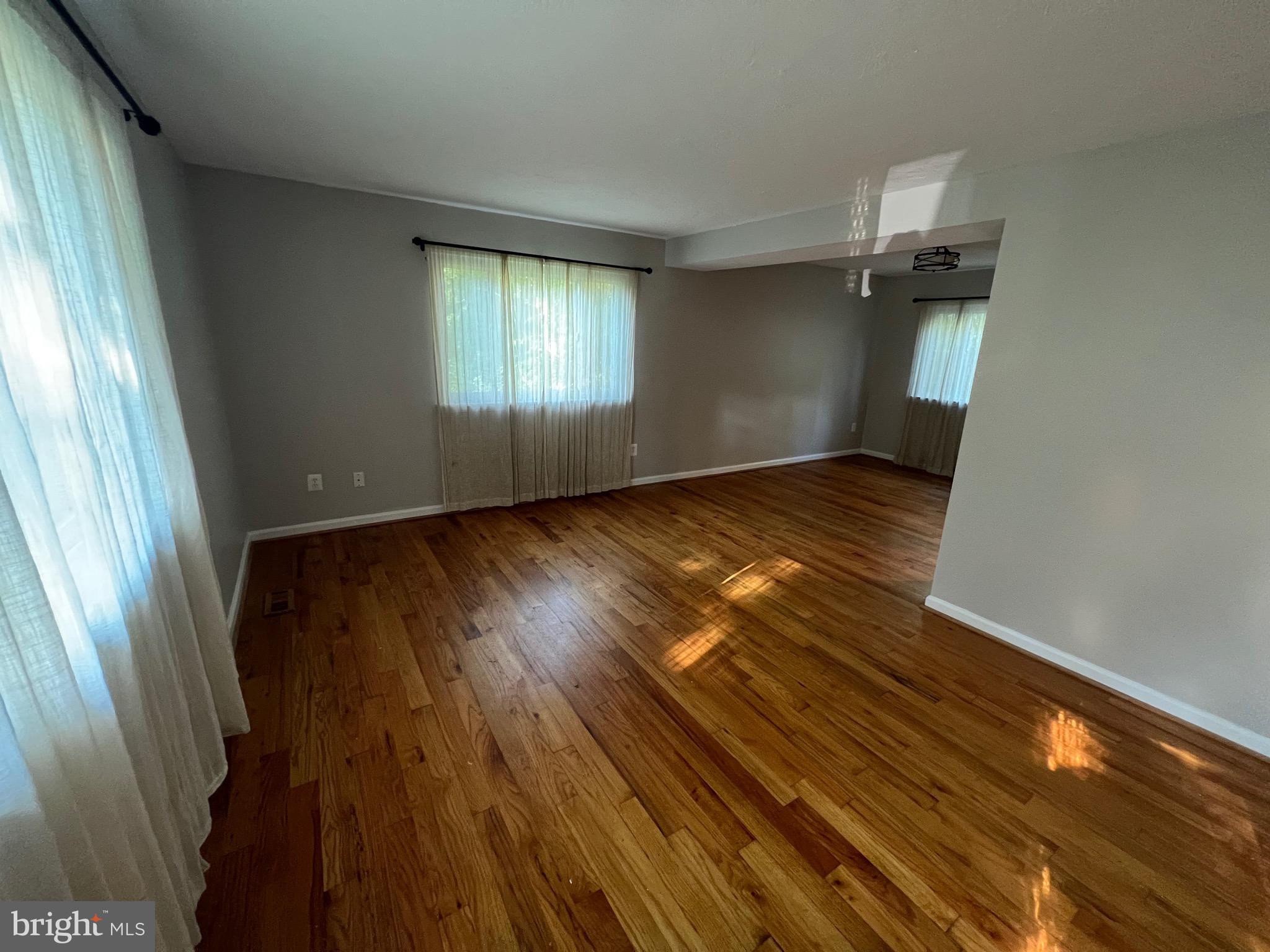 OAKLAND MILLS - Residential Lease