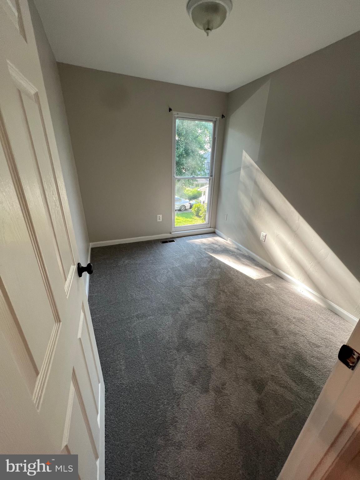 OAKLAND MILLS - Residential Lease