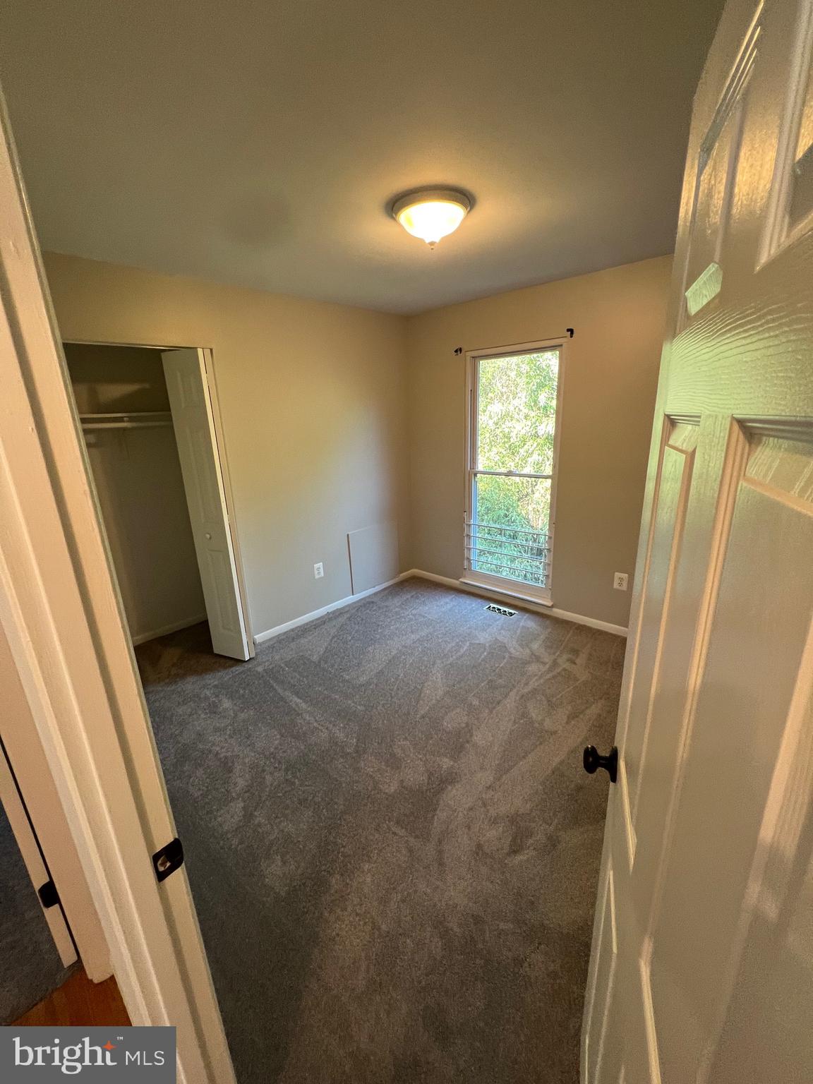 OAKLAND MILLS - Residential Lease