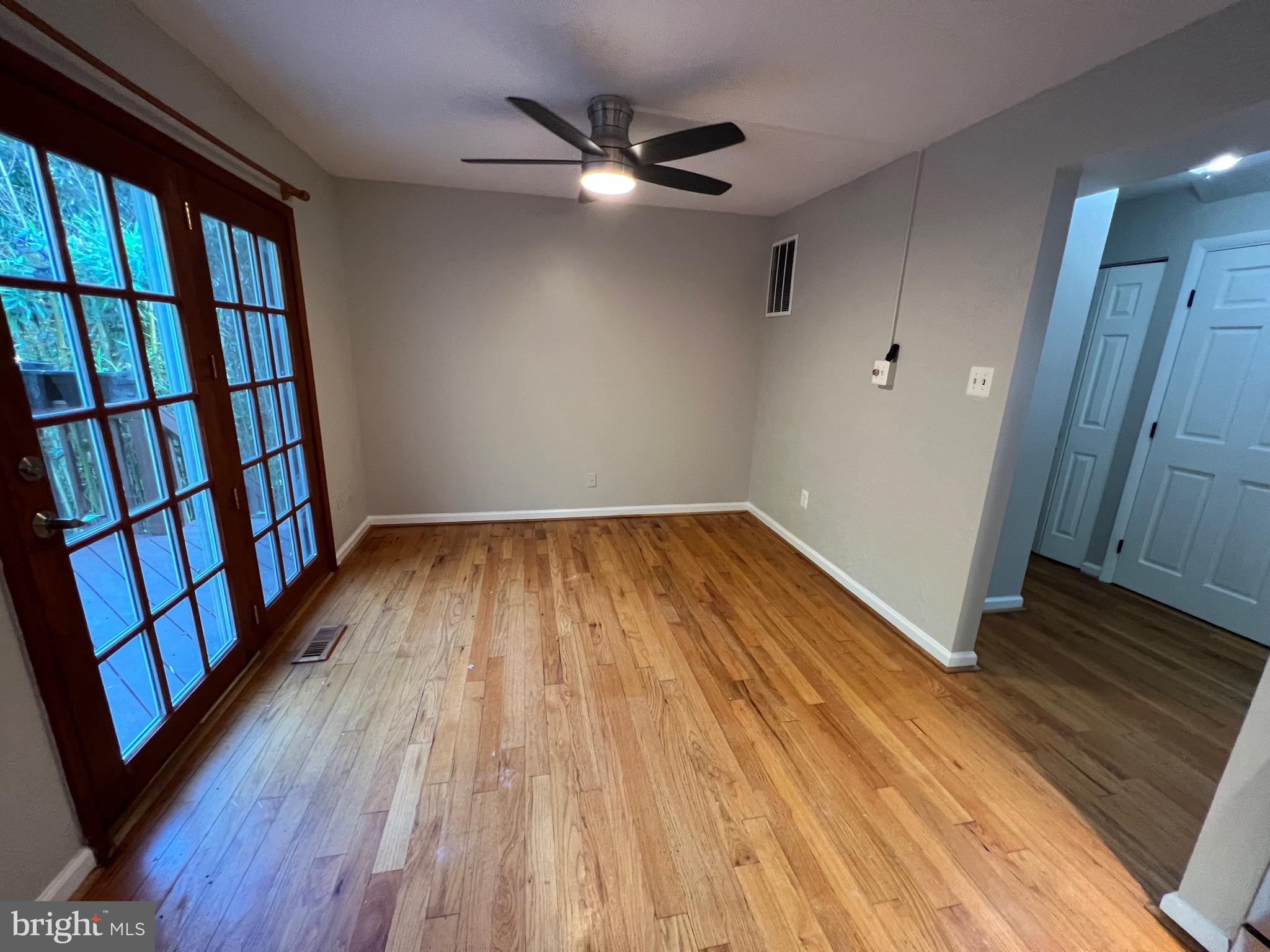 OAKLAND MILLS - Residential Lease