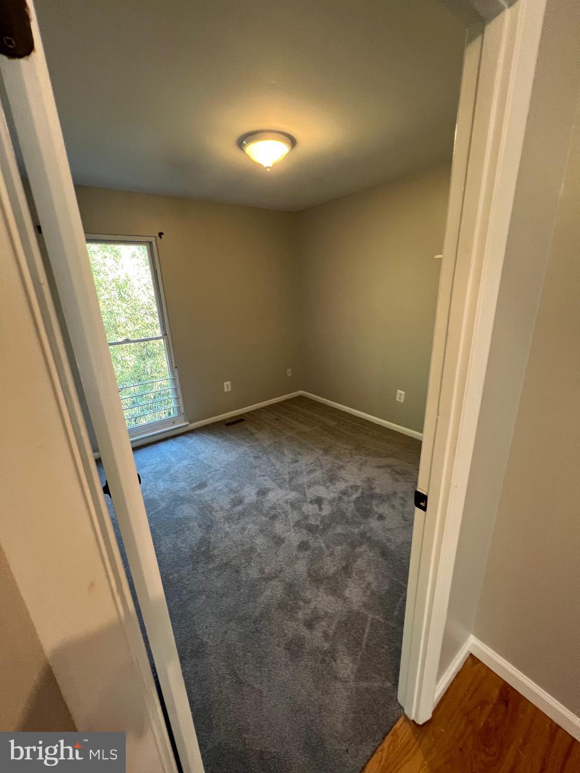 OAKLAND MILLS - Residential Lease