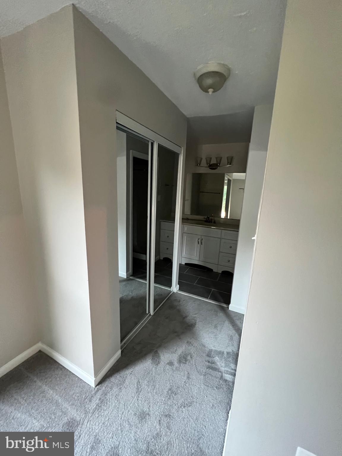 OAKLAND MILLS - Residential Lease