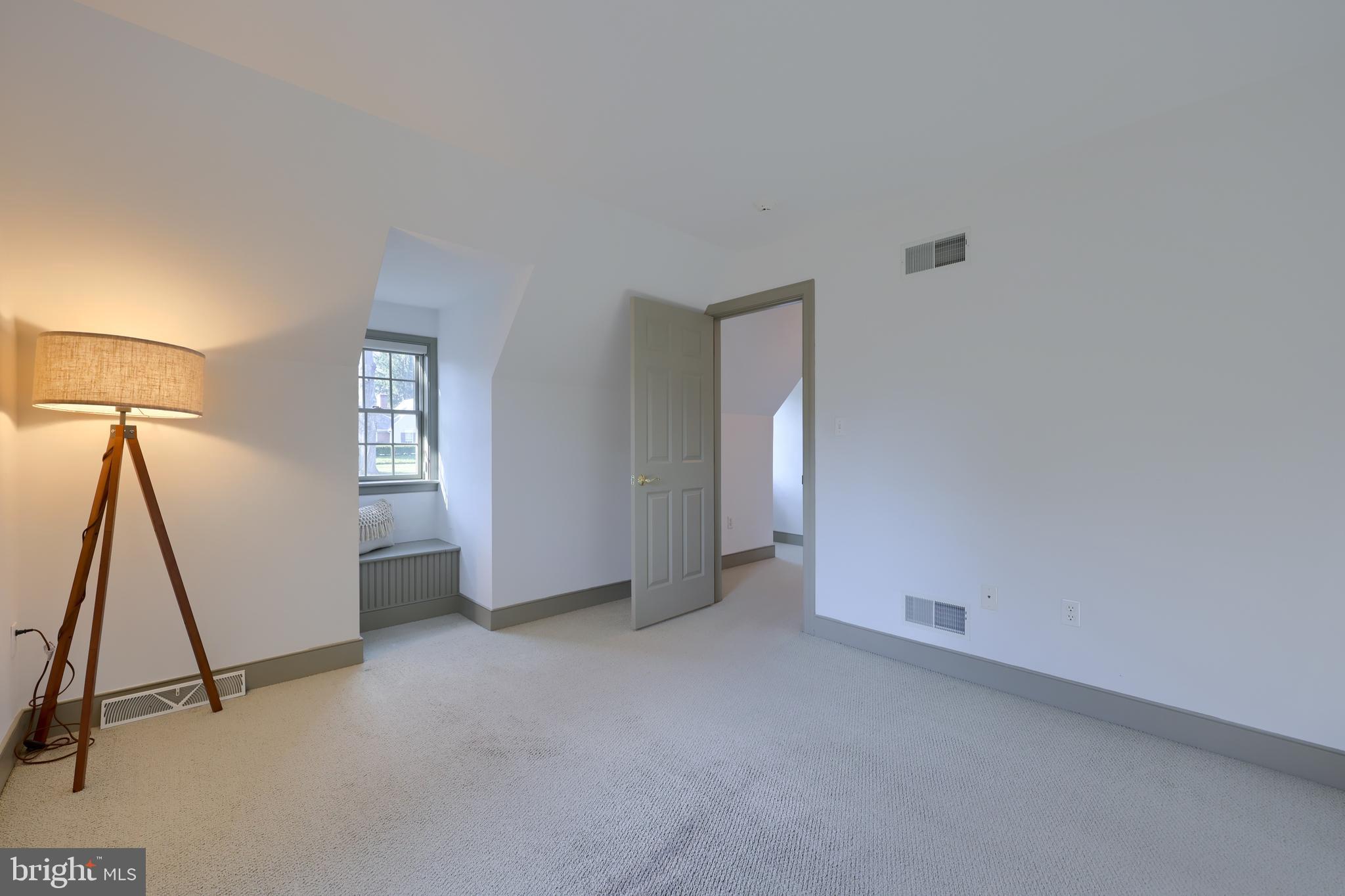 NEW SCHOOL LANE HILLS - Residential