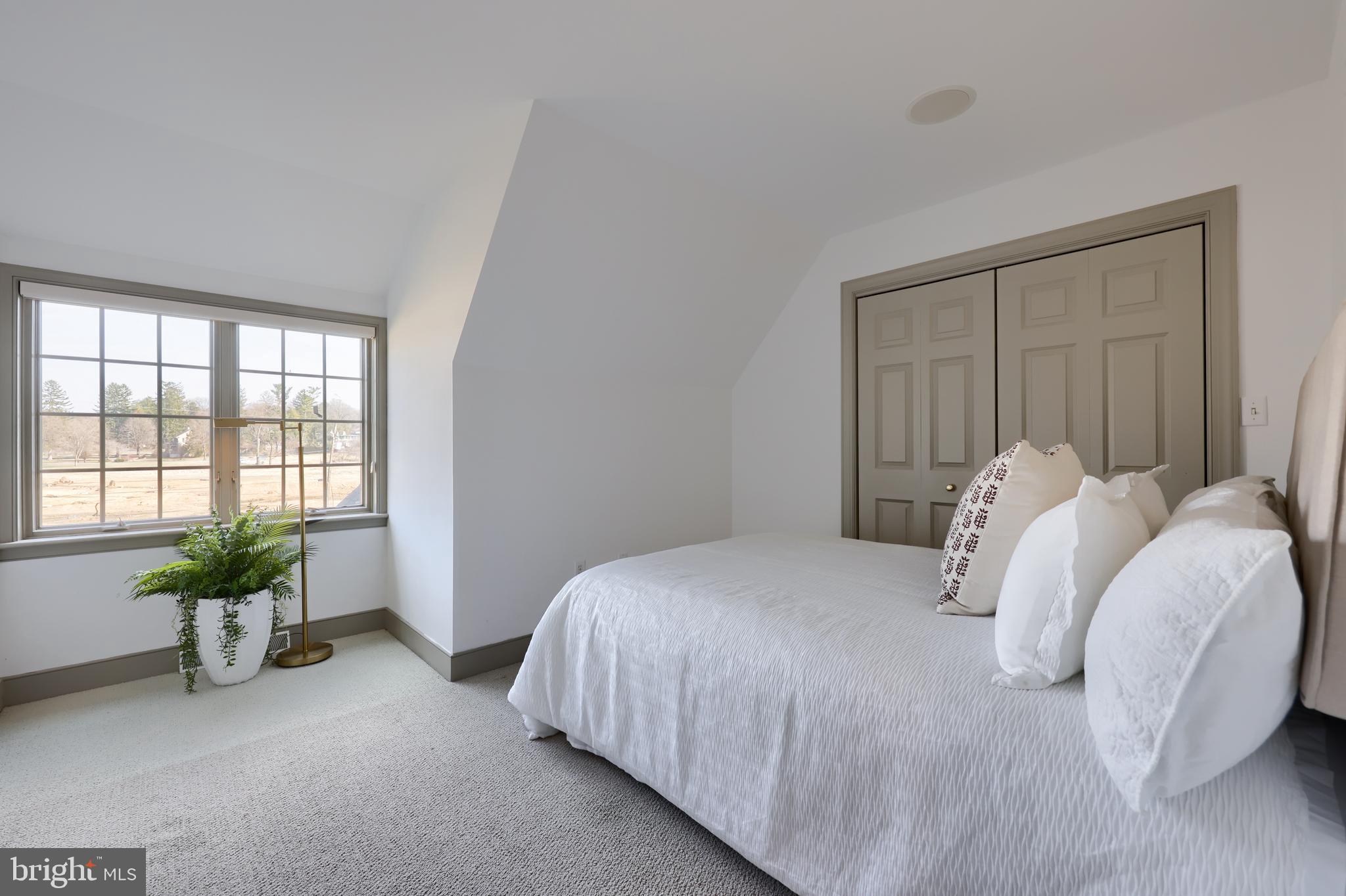 NEW SCHOOL LANE HILLS - Residential