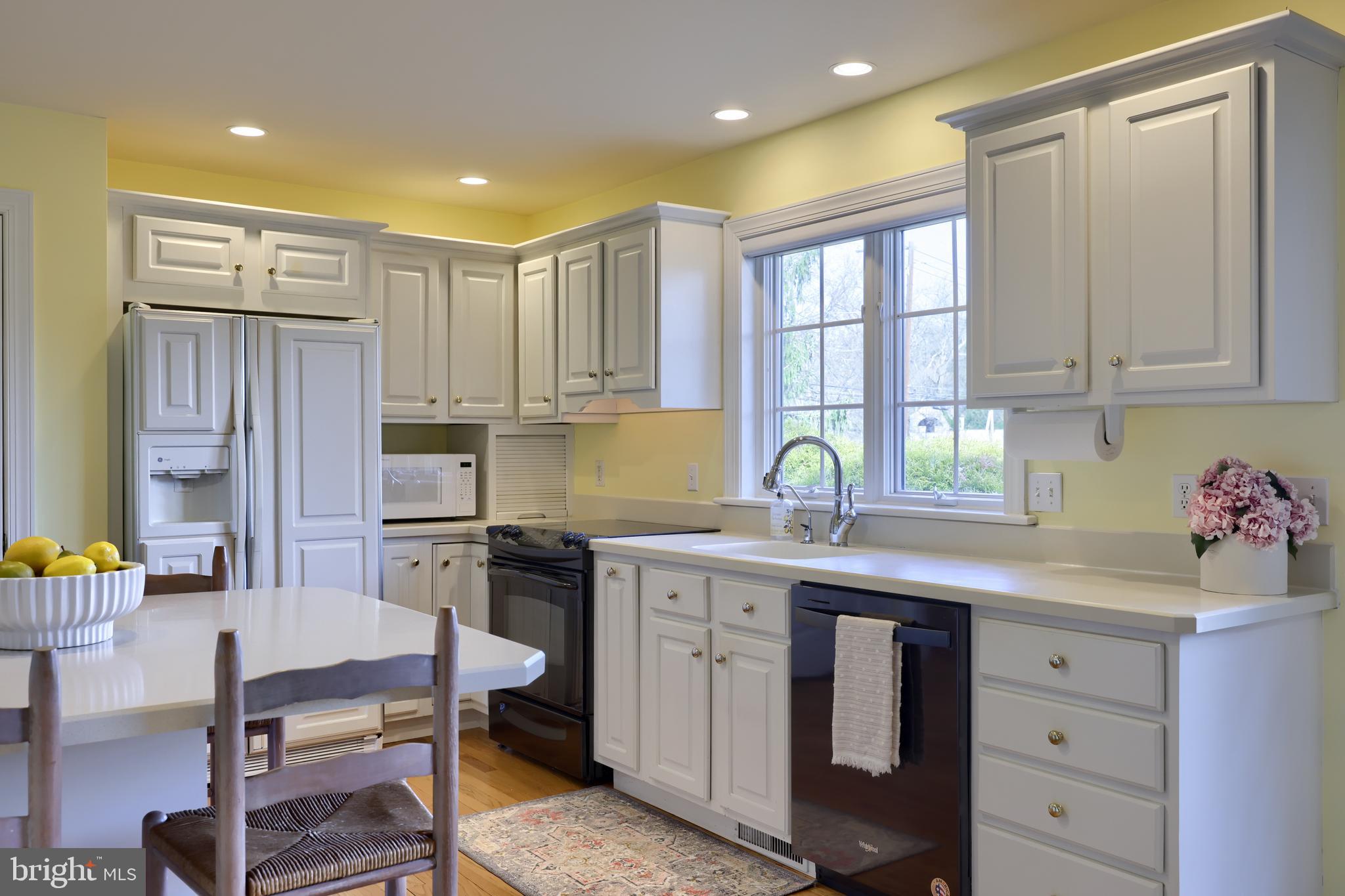 NEW SCHOOL LANE HILLS - Residential