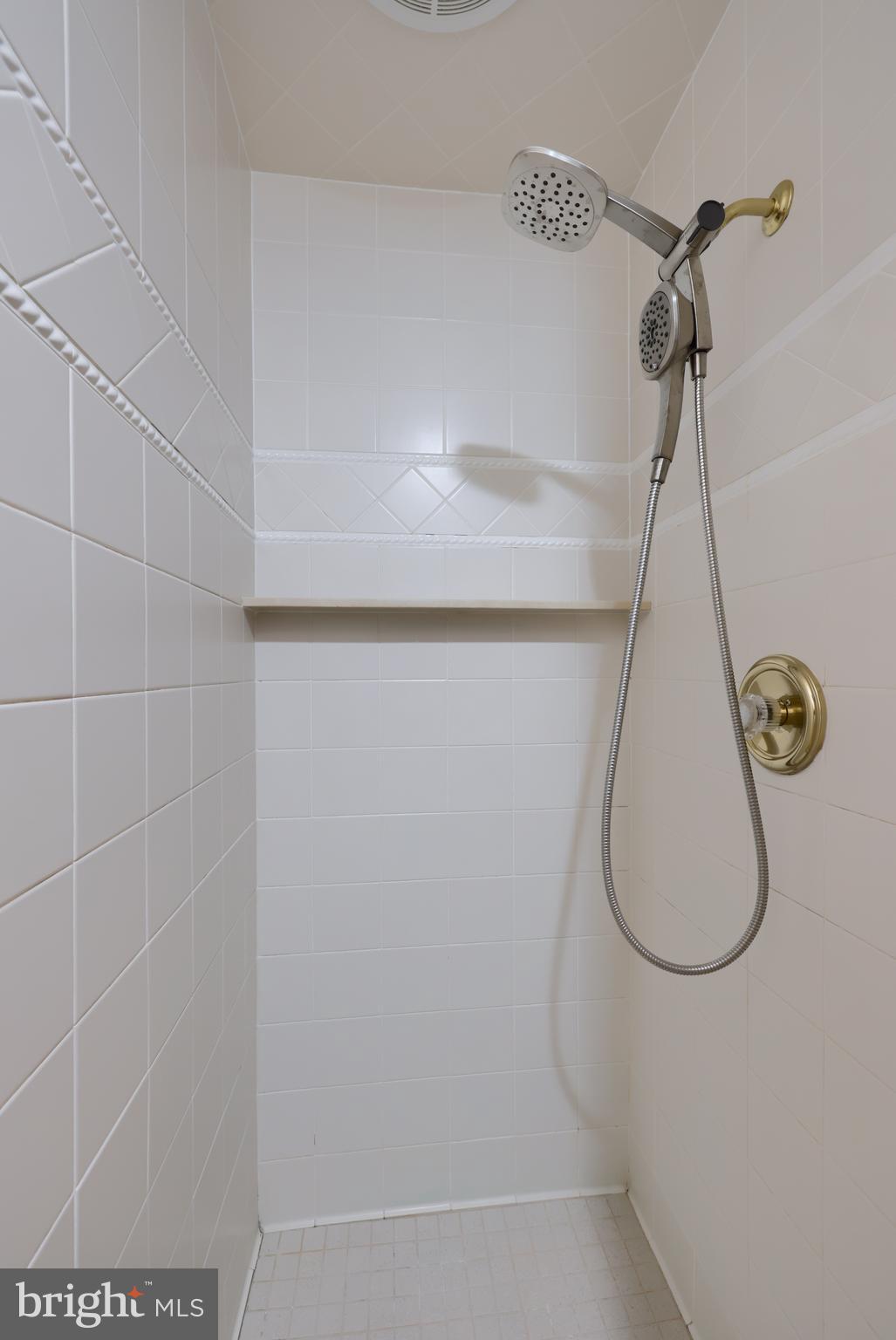 NEW SCHOOL LANE HILLS - Residential