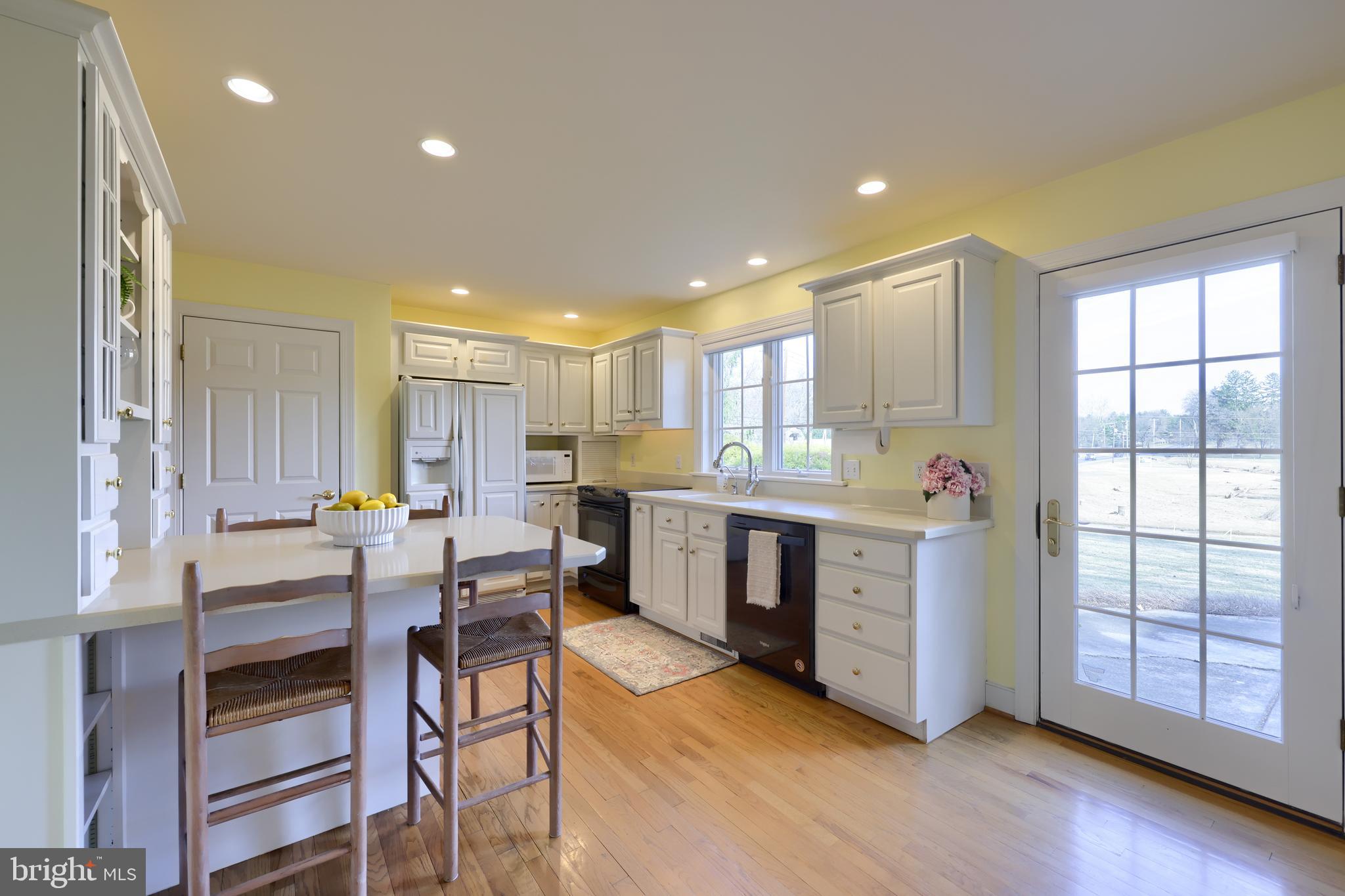 NEW SCHOOL LANE HILLS - Residential