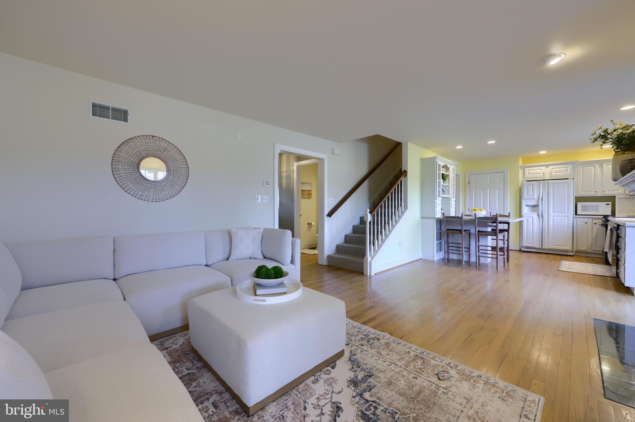 NEW SCHOOL LANE HILLS - Residential