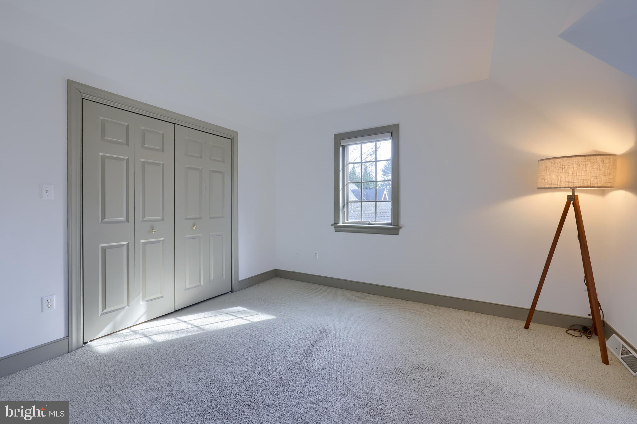 NEW SCHOOL LANE HILLS - Residential