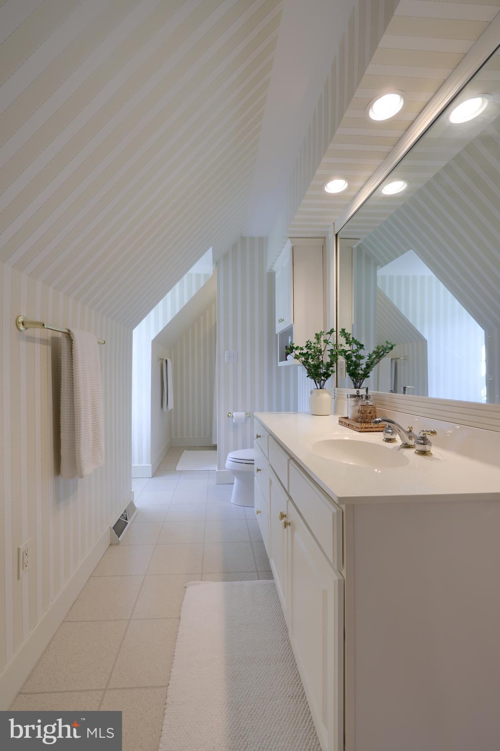 NEW SCHOOL LANE HILLS - Residential