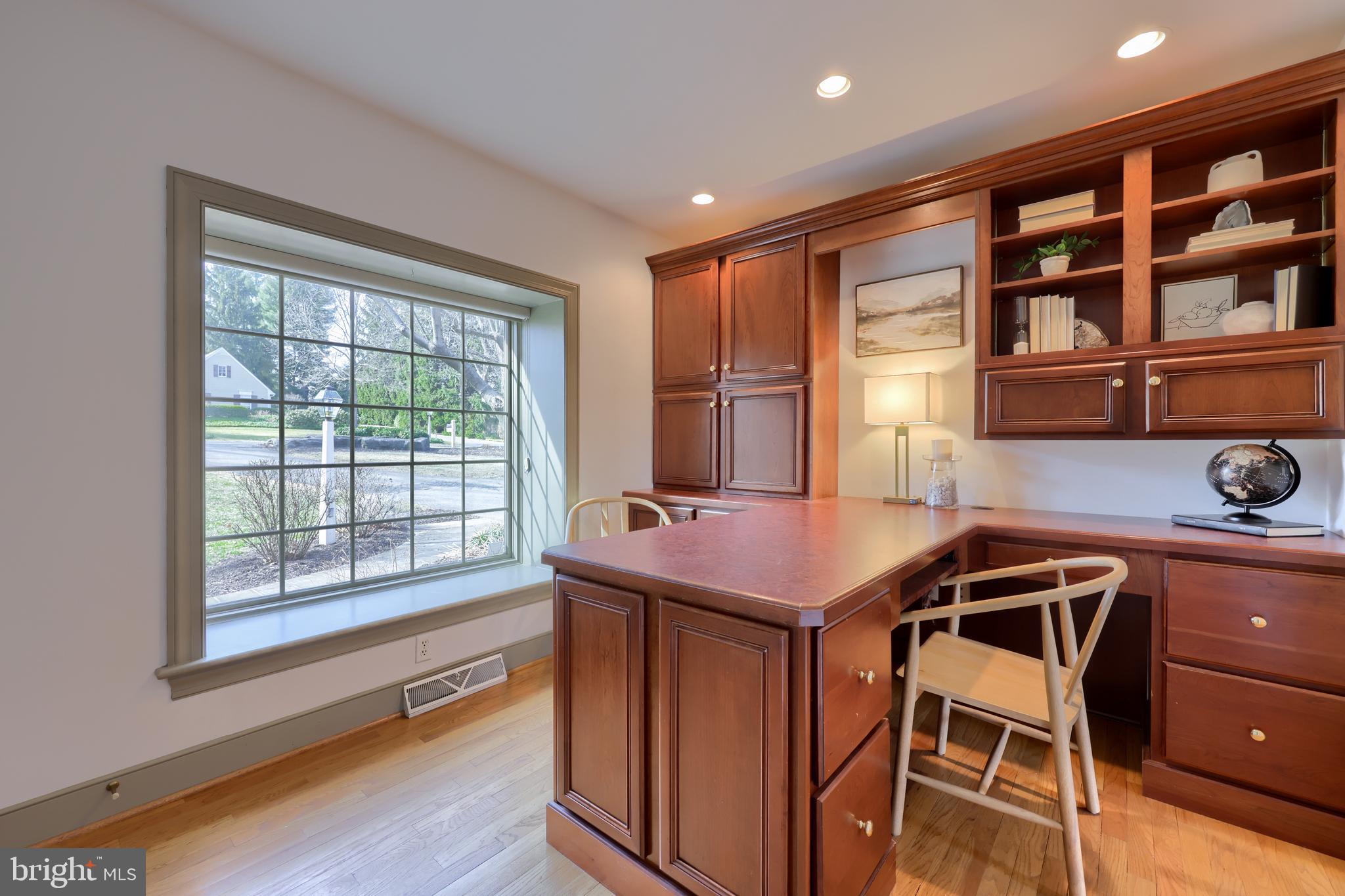 NEW SCHOOL LANE HILLS - Residential