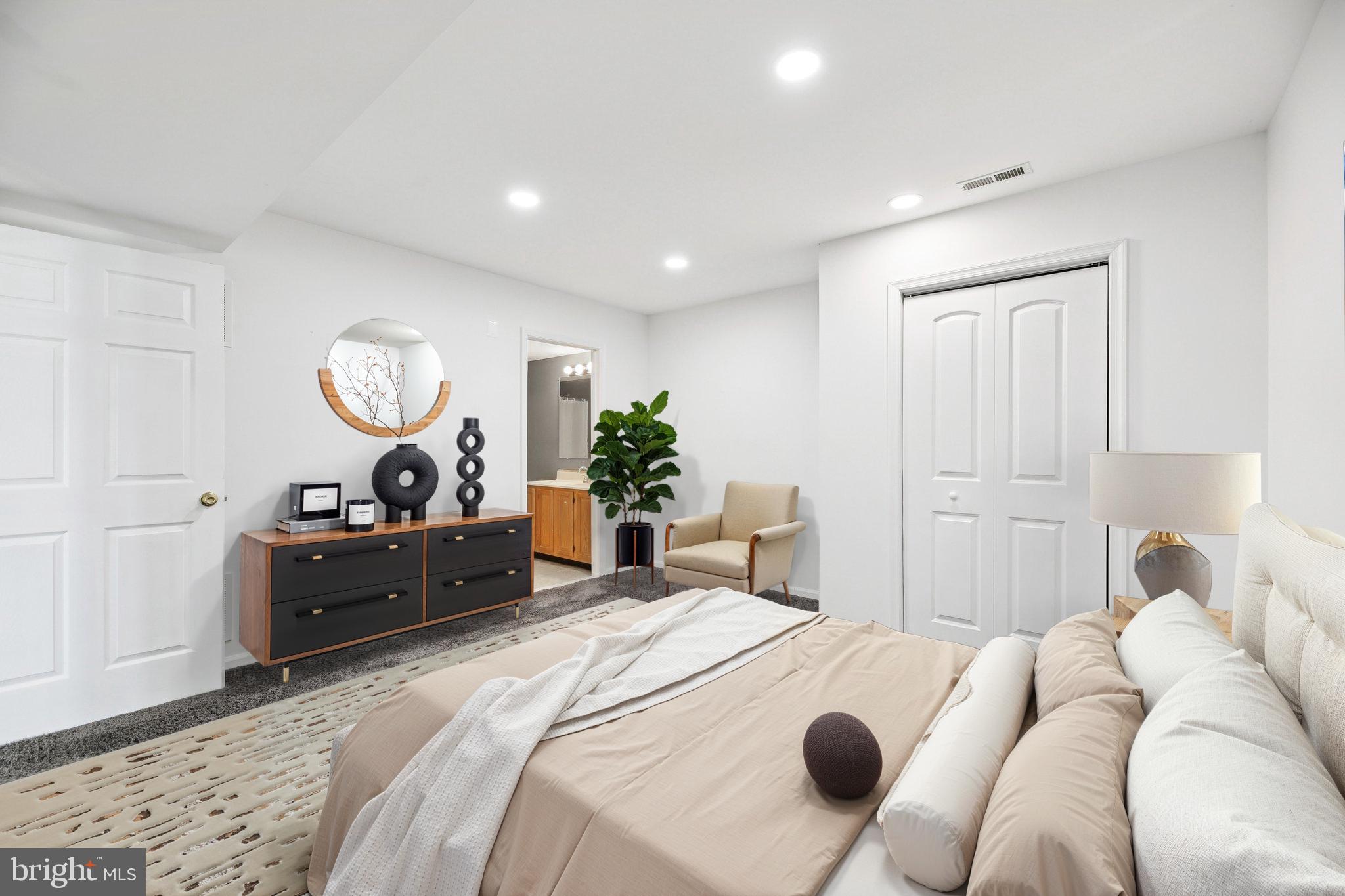 NOTTINGHAM VILLAGE - Residential