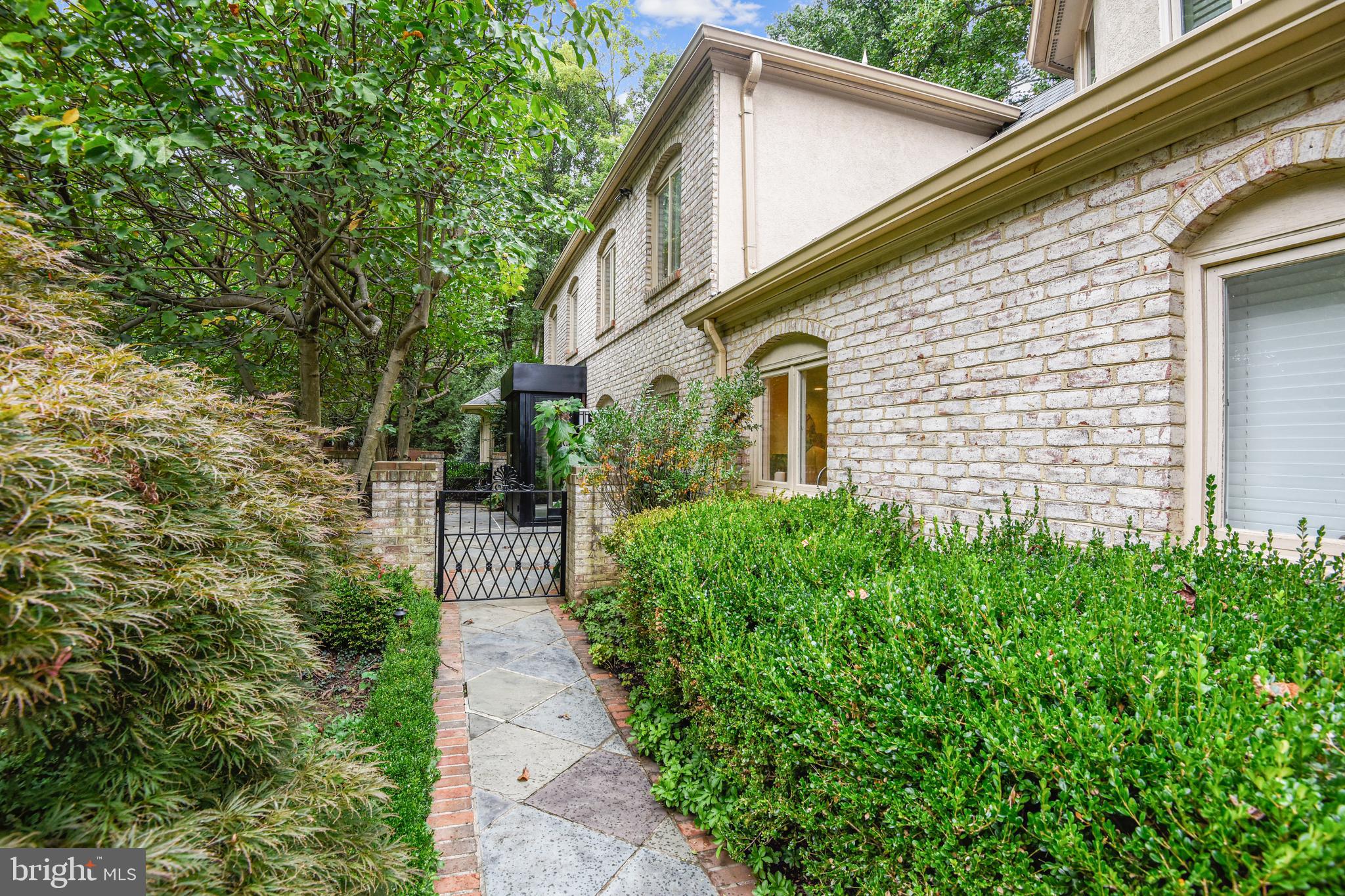 BRYARTON - Residential