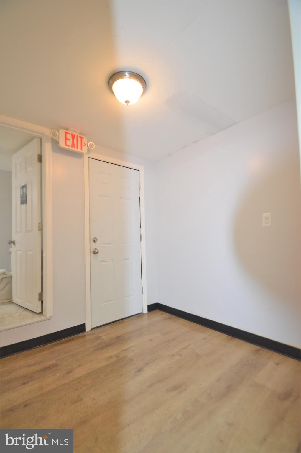 BELAIR-EDISON - Commercial Lease
