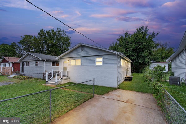 405 BIRCHLEAF AVE, CAPITOL HEIGHTS, MD 20743 - Image 1c8a0cdd7937e648b795acd243fd7c42/32247845