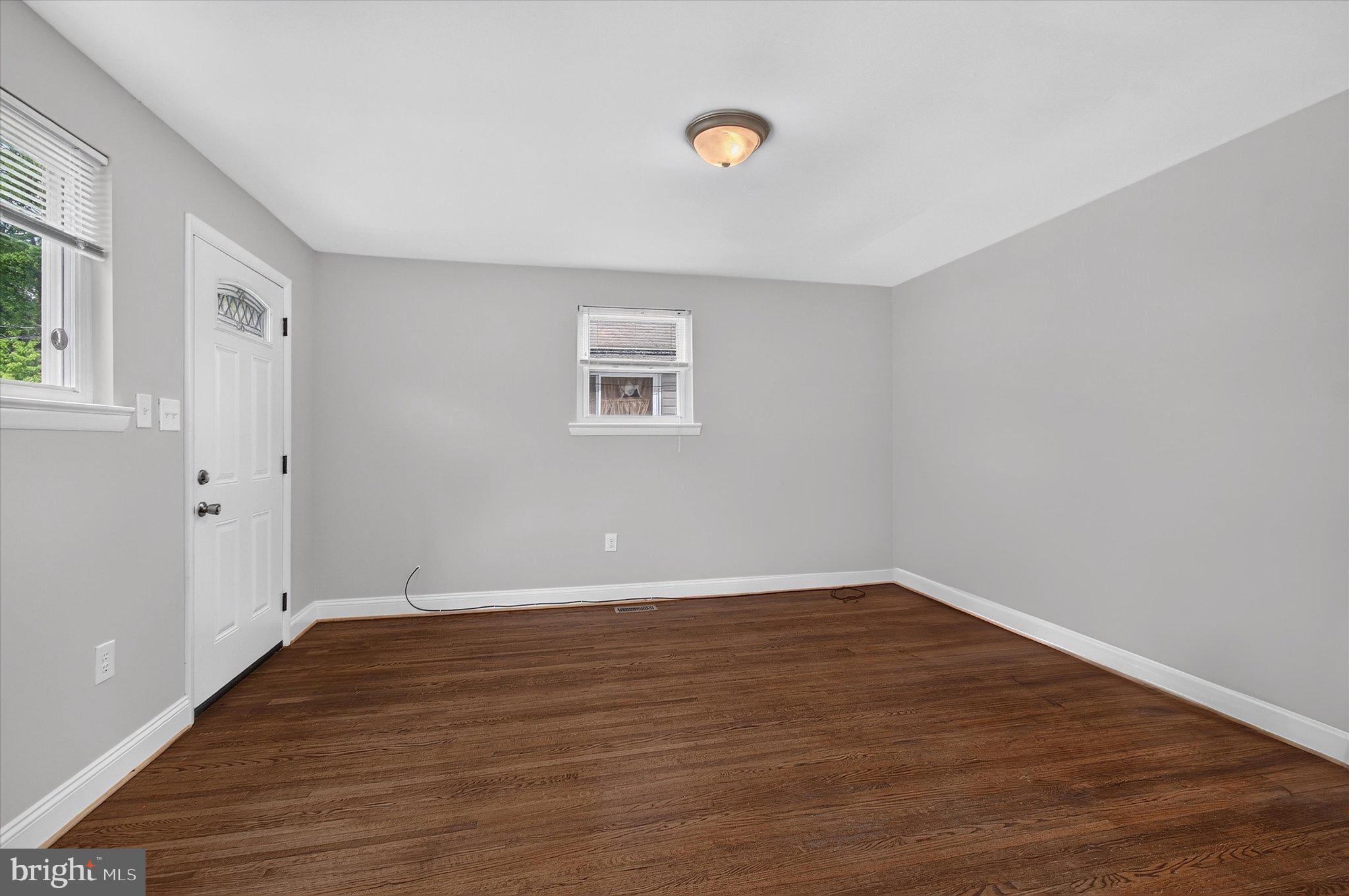 405 BIRCHLEAF AVENUE