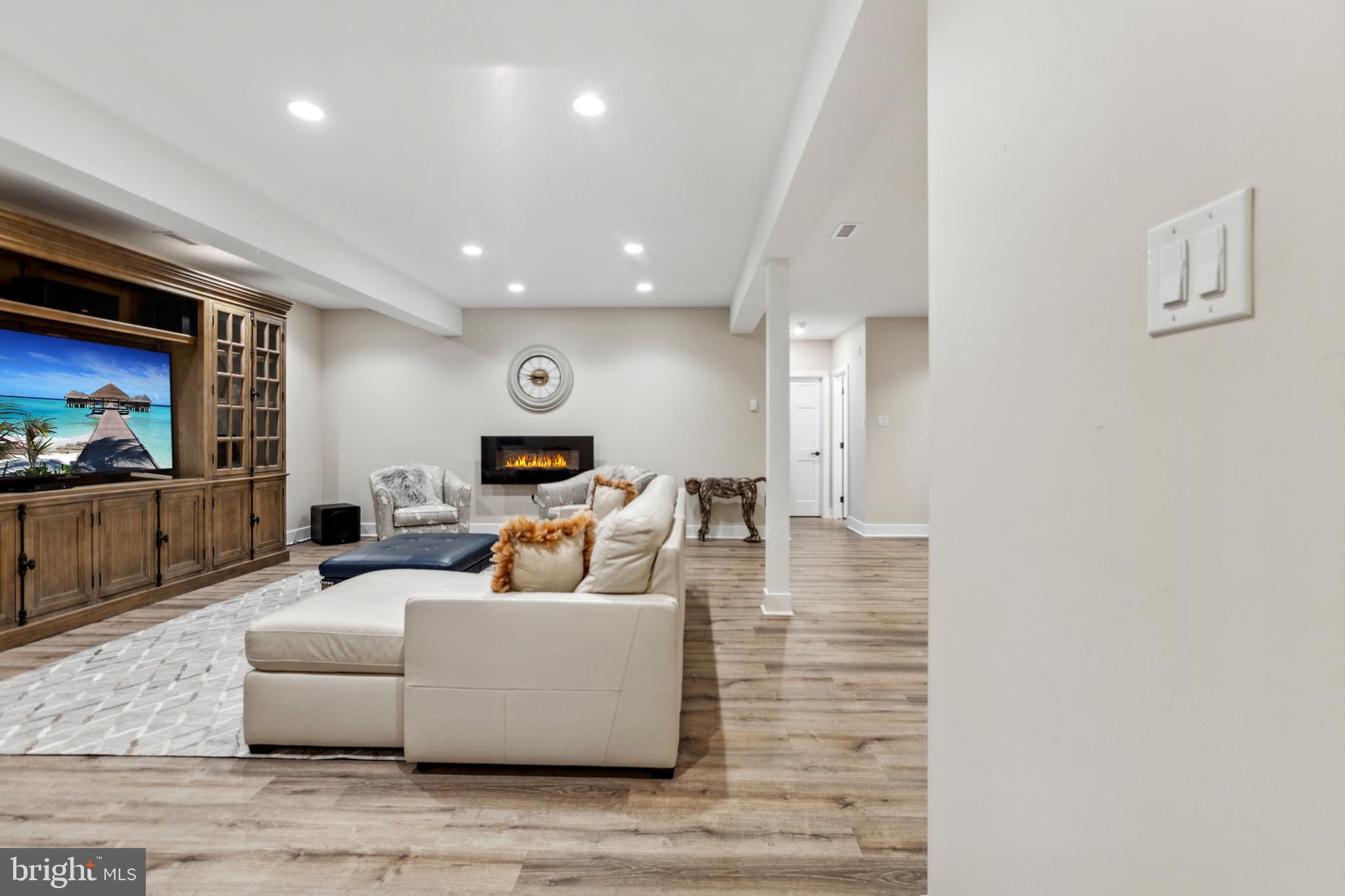 BLUE ROCK MEADOWS - Residential