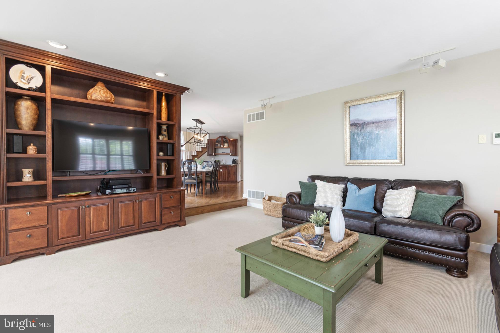 BLUE ROCK MEADOWS - Residential