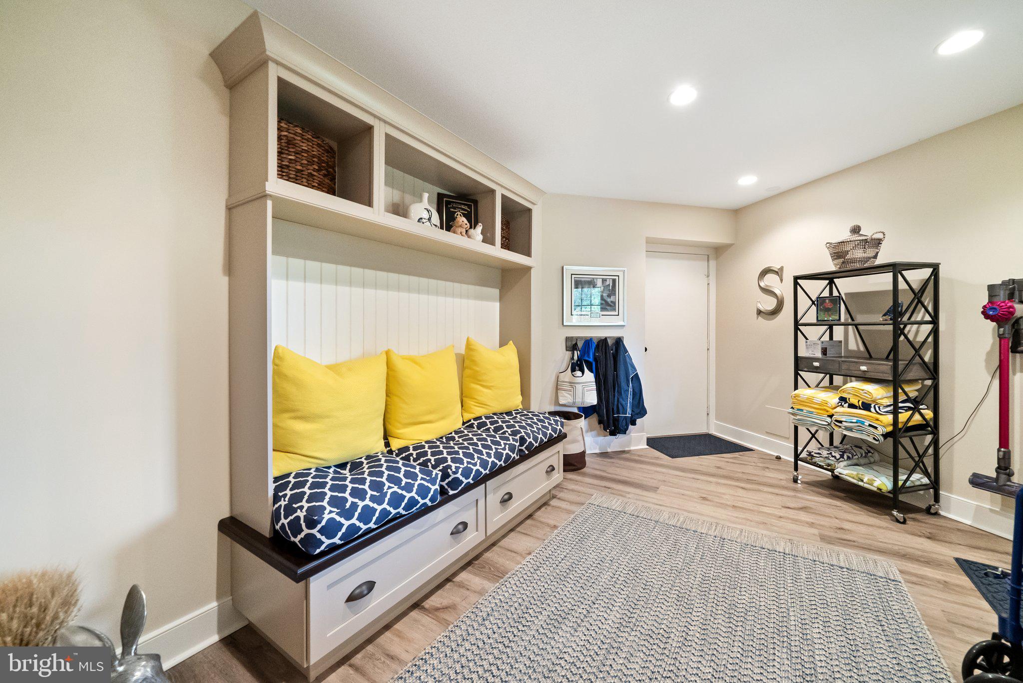 BLUE ROCK MEADOWS - Residential