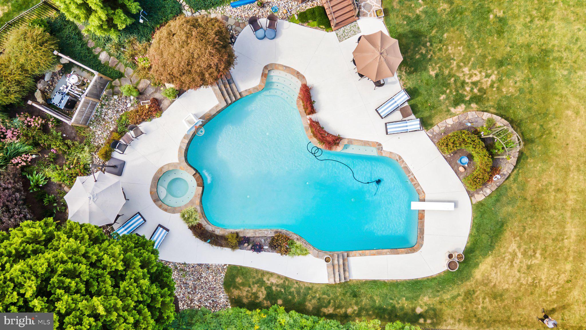 BLUE ROCK MEADOWS - Residential