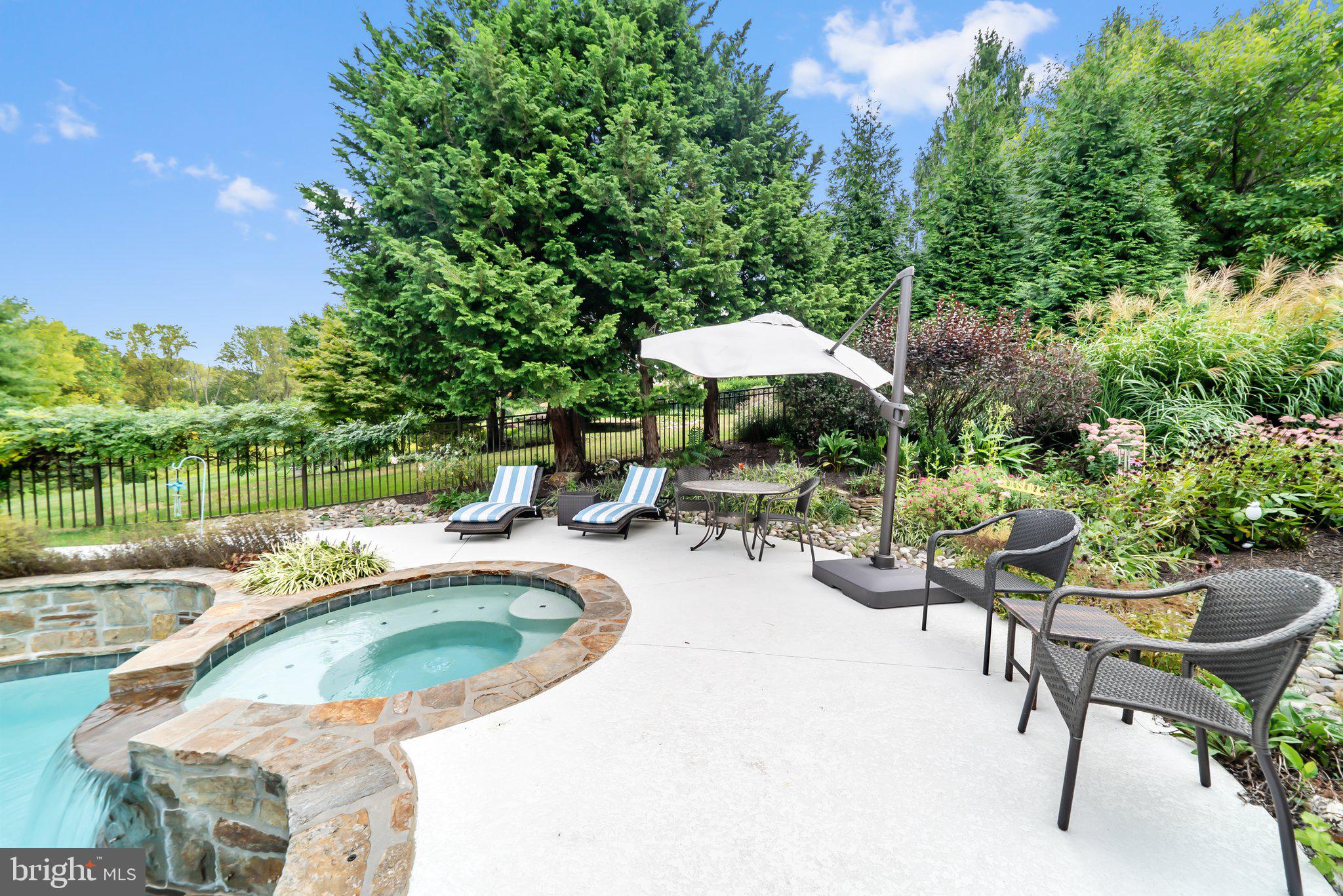 BLUE ROCK MEADOWS - Residential