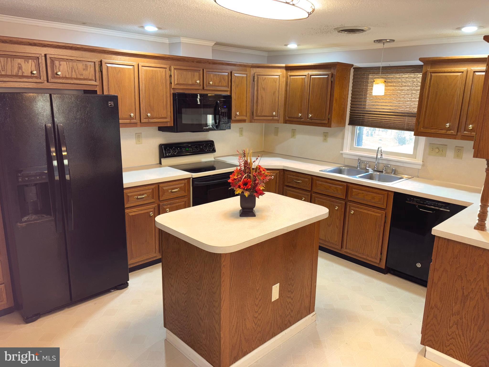 FAIRVIEW ESTATES - Residential