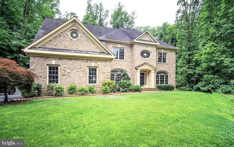 6125 Old Dominion Drive, McLean, VA MLS: VAFX2288954