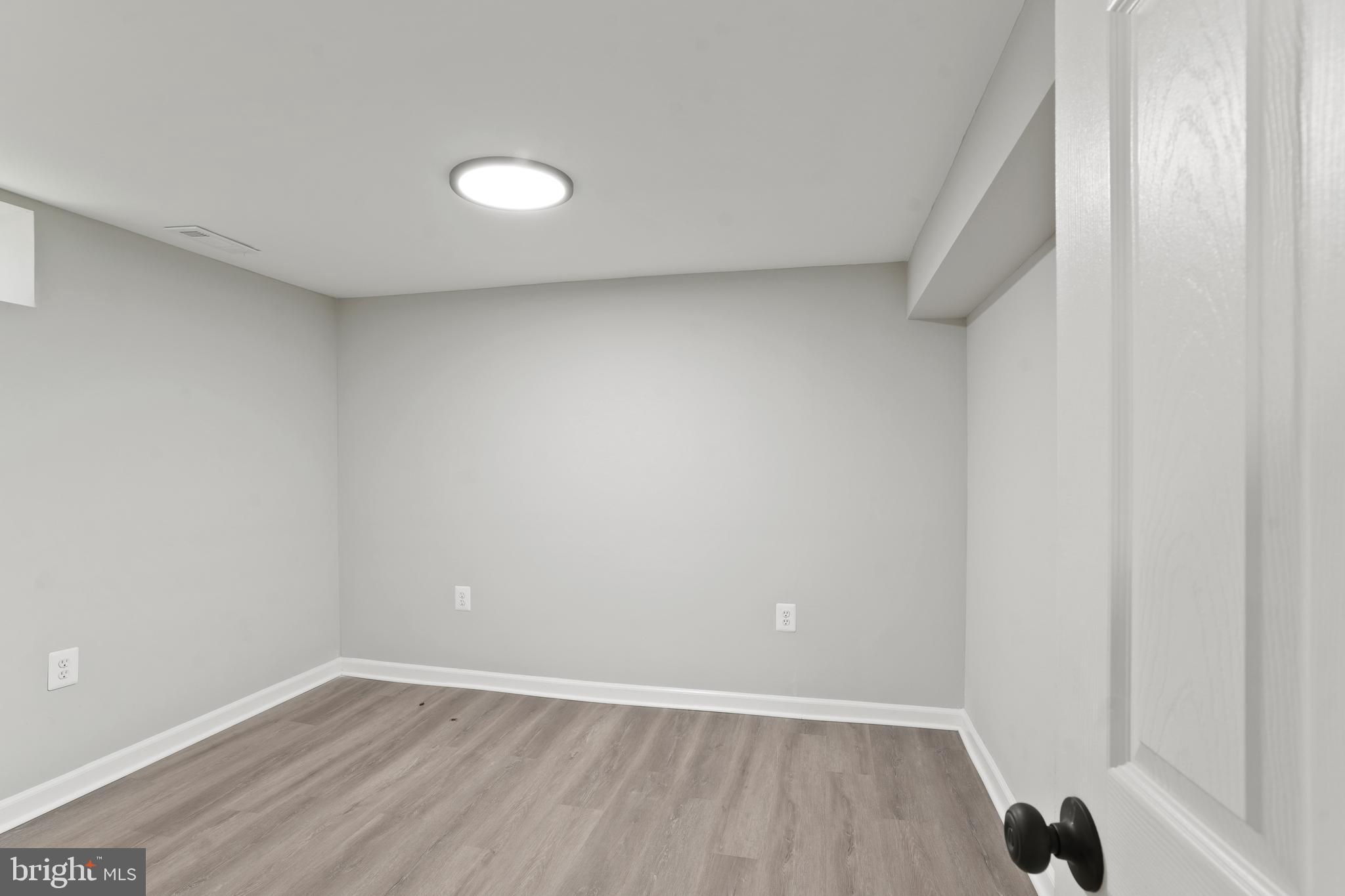 CATONSVILLE MANOR - Residential